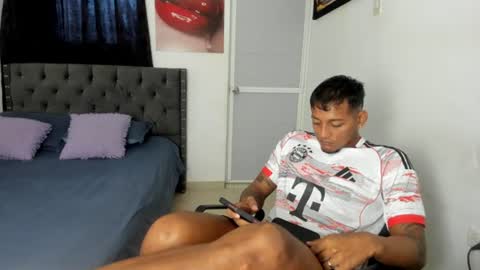 Snapshot of slim_master12 chatting on June 15, 2026, 6:21 pm slim_master12 online show from June 15, 2026, 6:21 pm