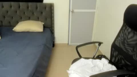 Snapshot of slim_master12 chatting on July 3, 2026, 9:16 am slim_master12 online show from July 3, 2026, 9:16 am