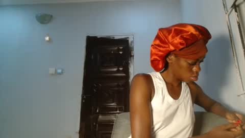 Slim online show from December 2, 2025, 5:02 am