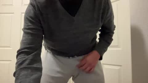 Snapshot of slimcenus chatting on December 6, 2024, 3:19 am SlimCenus online show from December 6, 2024, 3:19 am