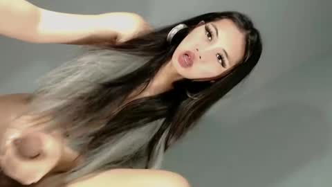 slut4attention online show from April 15, 2026, 5:47 am