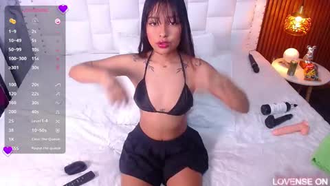 Snapshot of slutlittlecamila chatting on March 11, 2025, 3:05 am CAMILA online show from March 11, 2025, 3:05 am