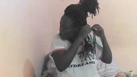 Snapshot of slutmeoutbb chatting on February 19, 2025, 6:33 am slutmeoutbb online show from February 19, 2025, 6:33 am