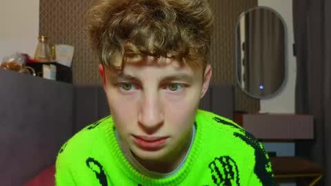 sluttsavage online show from May 4, 2026, 12:01 pm