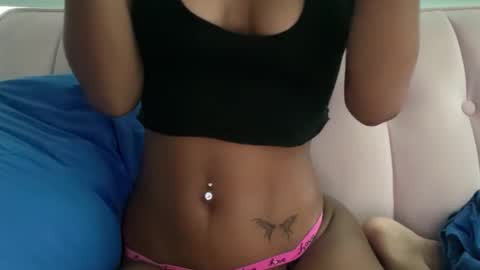 Snapshot of sluttyandsmall chatting on October 16, 2025, 1:06 am Jade online show from October 16, 2025, 1:06 am