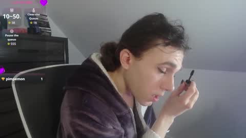 Natsu online show from February 10, 2026, 6:45 pm