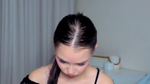 Lily online show from September 23, 2025, 1:14 pm