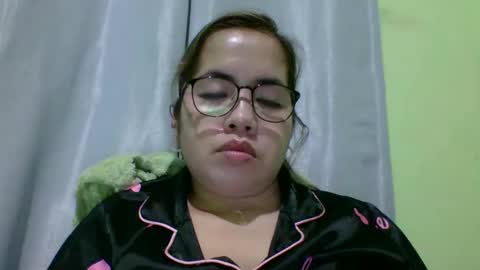 Lovewella online show from December 18, 2025, 3:07 pm