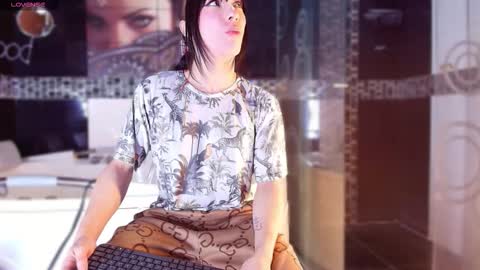 Small Hot19 online show from December 2, 2025, 10:09 am