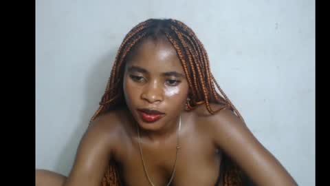 smallsluty online show from June 3, 2026, 9:53 pm
