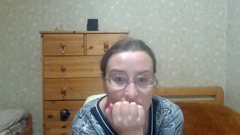 Snapshot of smart_rose chatting on December 19, 2025, 7:32 pm smart_rose online show from December 19, 2025, 7:32 pm