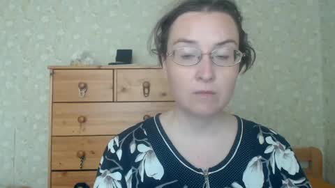 smart_rose online show from May 19, 2026, 12:22 pm