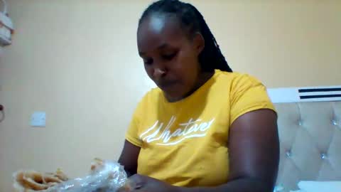 Snapshot of smartqueen1 chatting on March 12, 2026, 11:27 am Katerina online show from March 12, 2026, 11:27 am