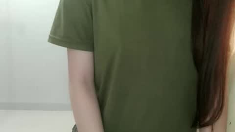 Snapshot of smellon_shake chatting on April 10, 2026, 5:34 am Julia online show from April 10, 2026, 5:34 am