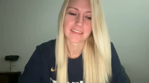 Snapshot of smexxii93 chatting on May 13, 2026, 2:25 pm smexxii93 online show from May 13, 2026, 2:25 pm