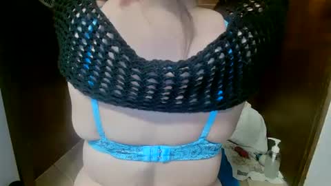 Snapshot of smilefame123 chatting on February 3, 2025, 2:13 pm Smile Fa Me online show from February 3, 2025, 2:13 pm