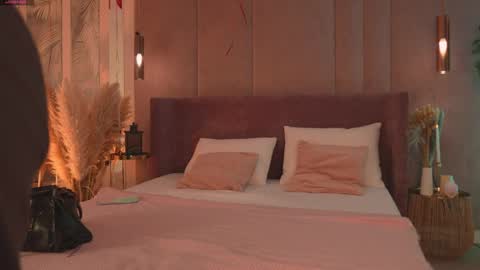 Mia online show from February 27, 2026, 5:07 am