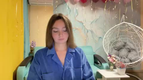 smiling_riddle online show from November 3, 2025, 1:45 pm