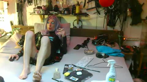 smokeslut365 online show from March 8, 2026, 2:04 am