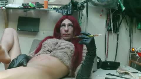 Snapshot of smokeslut365 chatting on May 20, 2026, 10:49 pm smokeslut365 online show from May 20, 2026, 10:49 pm