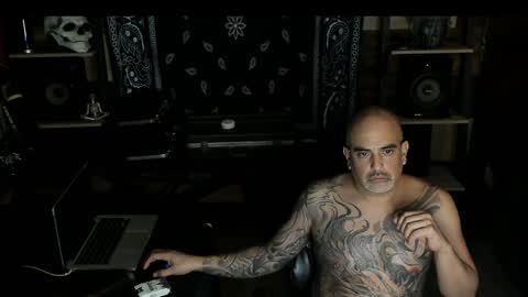 Snapshot of smokey915 chatting on January 19, 2025, 3:18 am Smokey915 online show from January 19, 2025, 3:18 am