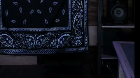 Snapshot of smokey915 chatting on February 21, 2025, 10:07 am Smokey915 online show from February 21, 2025, 10:07 am