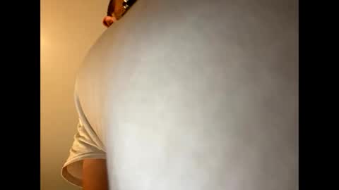 Snapshot of smokeymt420 chatting on January 21, 2025, 2:33 am smokeymt420 online show from January 21, 2025, 2:33 am