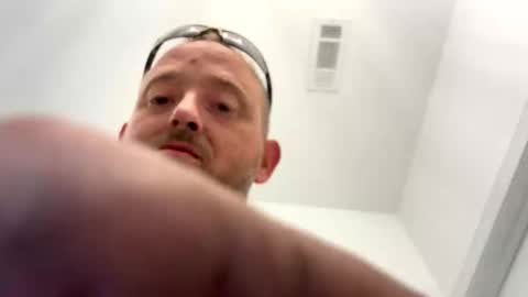 Snapshot of smokeymt420 chatting on September 15, 2025, 11:05 pm smokeymt420 online show from September 15, 2025, 11:05 pm