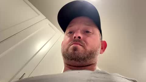 Snapshot of smokeymt420 chatting on October 19, 2025, 4:24 am smokeymt420 online show from October 19, 2025, 4:24 am