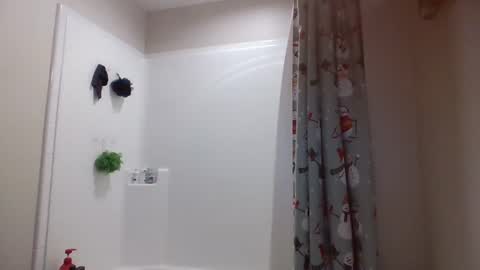 Snapshot of smoothvodka chatting on February 13, 2025, 2:34 am Bambi--Vodka online show from February 13, 2025, 2:34 am