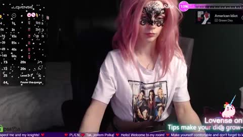 Strawberry Muffin online show from February 13, 2025, 6:48 pm