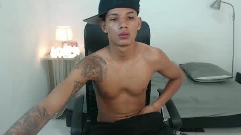 snak_master1 online show from October 3, 2025, 2:47 pm