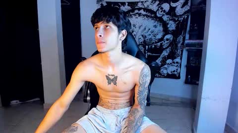 snakebutterfly online show from February 15, 2026, 4:53 am