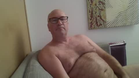 sneakerboy18 online show from December 8, 2024, 12:52 pm