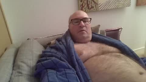 sneakerboy18 online show from January 1, 2025, 4:07 pm