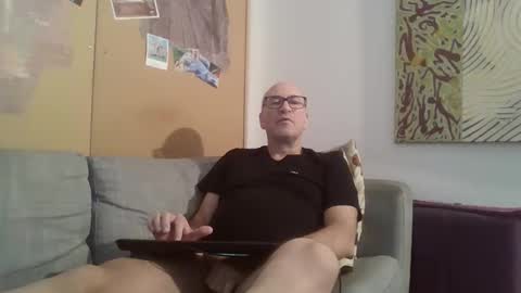 sneakerboy18 online show from March 1, 2026, 11:23 am