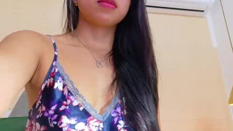 Snapshot of sneakyy_fantasy chatting on February 26, 2025, 10:04 am Hellen  online show from February 26, 2025, 10:04 am