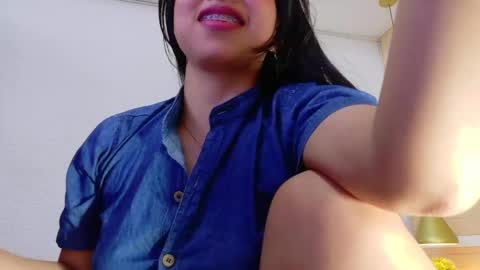 Snapshot of sneakyy_fantasy chatting on March 6, 2025, 8:08 am Hellen  online show from March 6, 2025, 8:08 am