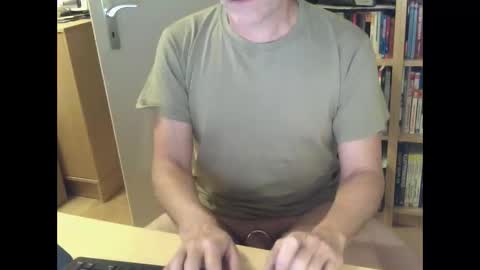 sneaxfreund online show from February 9, 2026, 10:36 pm