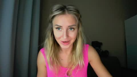 Snapshot of snezanablond chatting on January 31, 2025, 3:00 pm Sneja online show from January 31, 2025, 3:00 pm