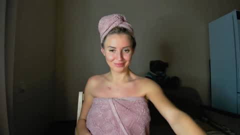 Snapshot of snezanablond chatting on January 31, 2025, 6:36 pm Sneja online show from January 31, 2025, 6:36 pm