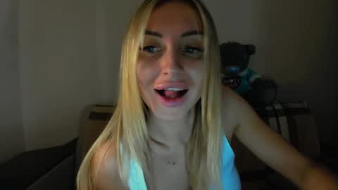 Snapshot of snezanablond chatting on February 8, 2025, 12:28 pm Sneja online show from February 8, 2025, 12:28 pm