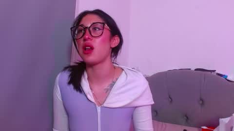 IG     OF red moonn online show from October 12, 2025, 4:33 am