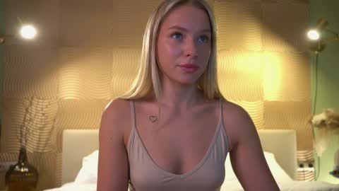 Candice Snow online show from December 8, 2024, 1:36 pm