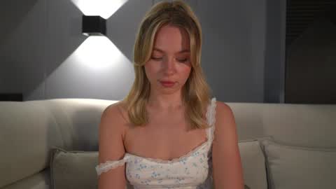 Candice Snow online show from January 25, 2025, 2:47 pm