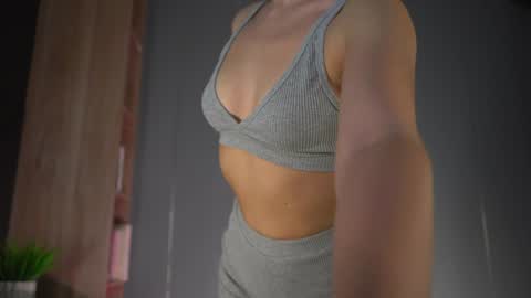 Candice Snow online show from February 4, 2025, 7:22 pm