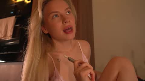 Candice Snow online show from March 26, 2026, 4:56 pm