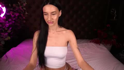 snow_whiteeex online show from October 16, 2025, 6:14 am