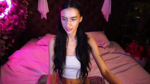 snow_whiteeex online show from October 27, 2025, 6:39 am