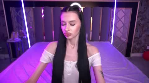 snow_whiteeex online show from March 21, 2026, 6:51 am